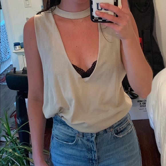 Low cut tank top - Picture 1 of 2